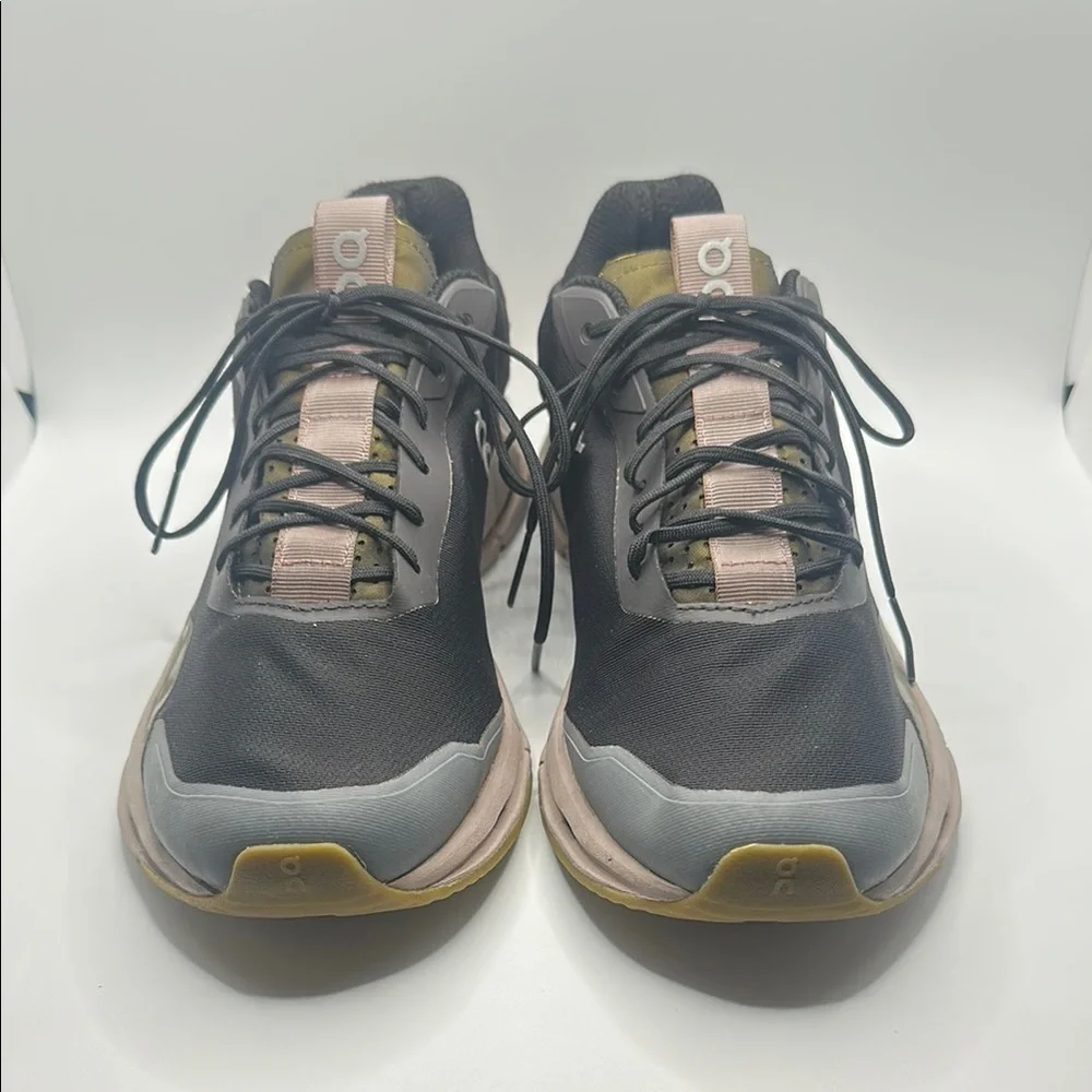 On Running Black and Green Athletic Shoes Streamlined Design